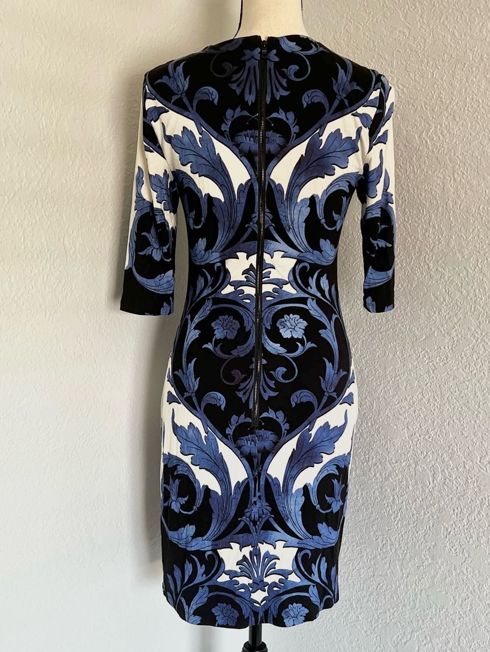 Alice + Olivia Delora Mini Dress - Picture 3 of 8